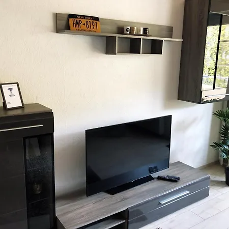 Work & Mit Balkon Apartment *